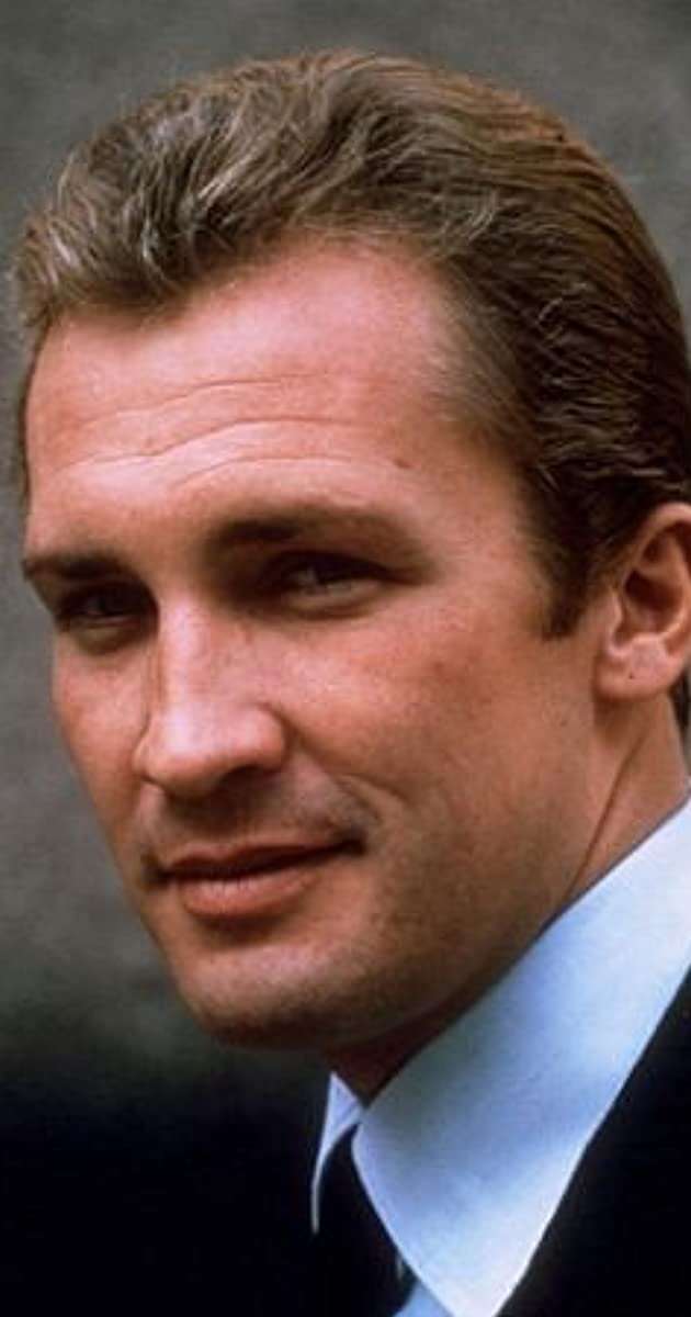 Happy birthday to this babe. Roy Thinnes is 85 today. 
Man, what a smoke show. 