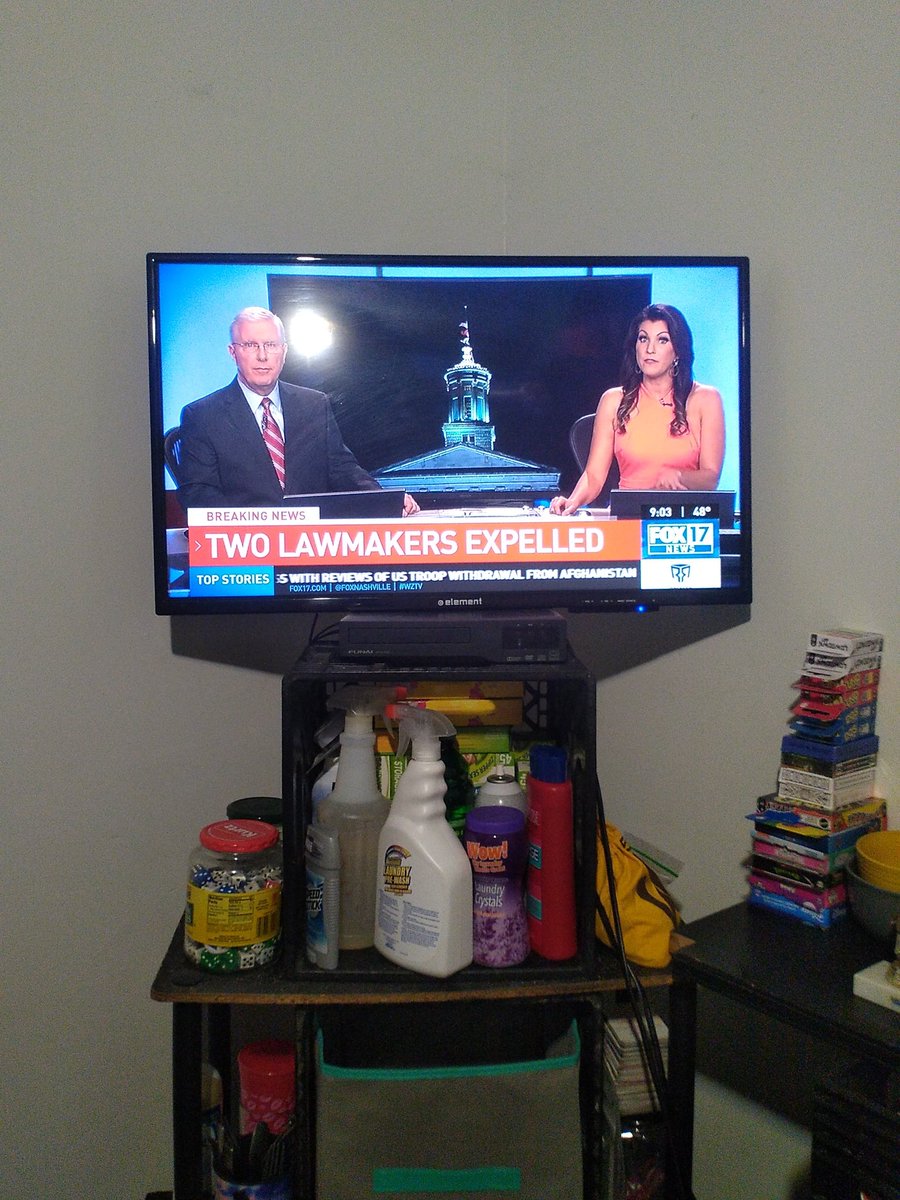 I m watching my smart friends of <a href="/FOXNashville/">FoxNashville</a> <a href="/Scott_Couch/">Scott Couch</a> <a href="/MeaganOHalloran/">Meagan O'Halloran</a> <a href="/jsdelpilar/">Jackie DelPilar</a> <a href="/kmillerreports/">Kaitlin Miller</a> <a href="/PaytonMuseTV/">Payton Muse</a> @FOX17Kylie <a href="/amandachintv/">Amanda Chin</a> <a href="/KellyAvellino/">Kelly Avellino</a>