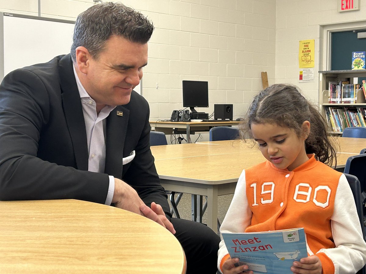 buildershe's tweet photo. A very proud moment for the team @SirGECartierPS1 sharing the INCREDIBLE work they have done to develop students’ reading skills. Director @DirFisherTVDSB heard just 2 of the outstanding readers demonstrating their use of decodable texts. @lapizzolato @PolhillSheri #tvdsbproud https://t.co/LD0XY8Mman