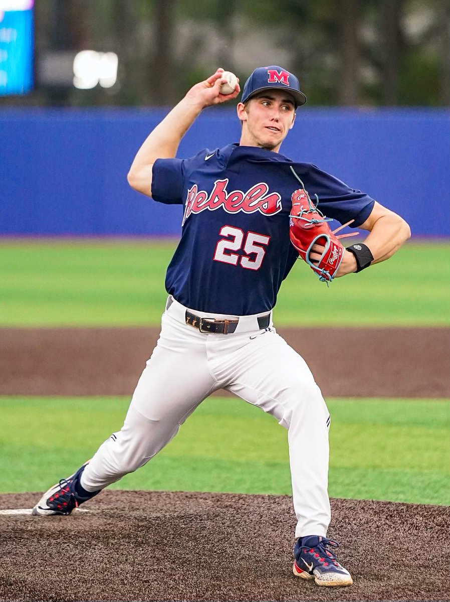 Shoutout to my favorite @SEC Student Athlete @GraysonSaunier on National Student Athlete Day! @OleMissBSB @OleMissSports ❤️⚾️💙👏🤩

#NatlSADay  #ItJustMeansMore #HottyToddy