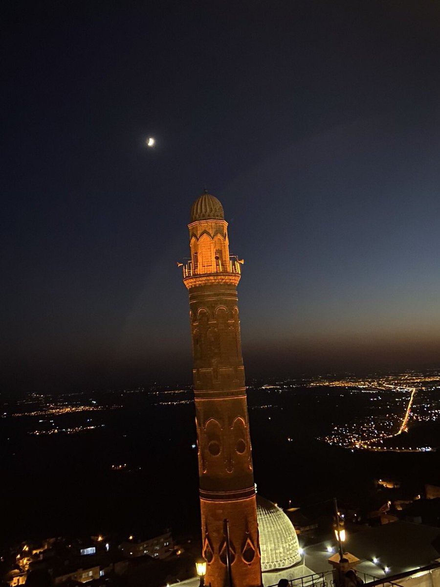 Bir sevdadır memleketim...
Umutlu olana huzur,
Hüzünlü olana sabır,
Yaşamayı bilene cennettir...
#TarihKokanSehir #Mardin
#AntikKent #BirBaşkadırBenimMemleketim
#Mardin  🇹🇷
#MardinHerMevsimGüzel 
#HayırlıRamazanlar
#HayırlıCumalar