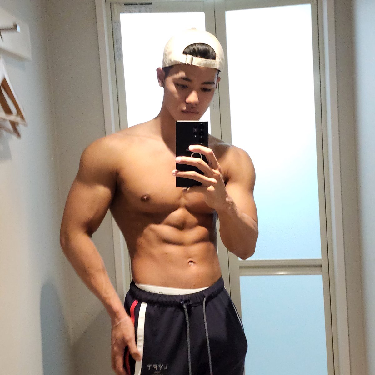 What kind of pictures would you like us to take?