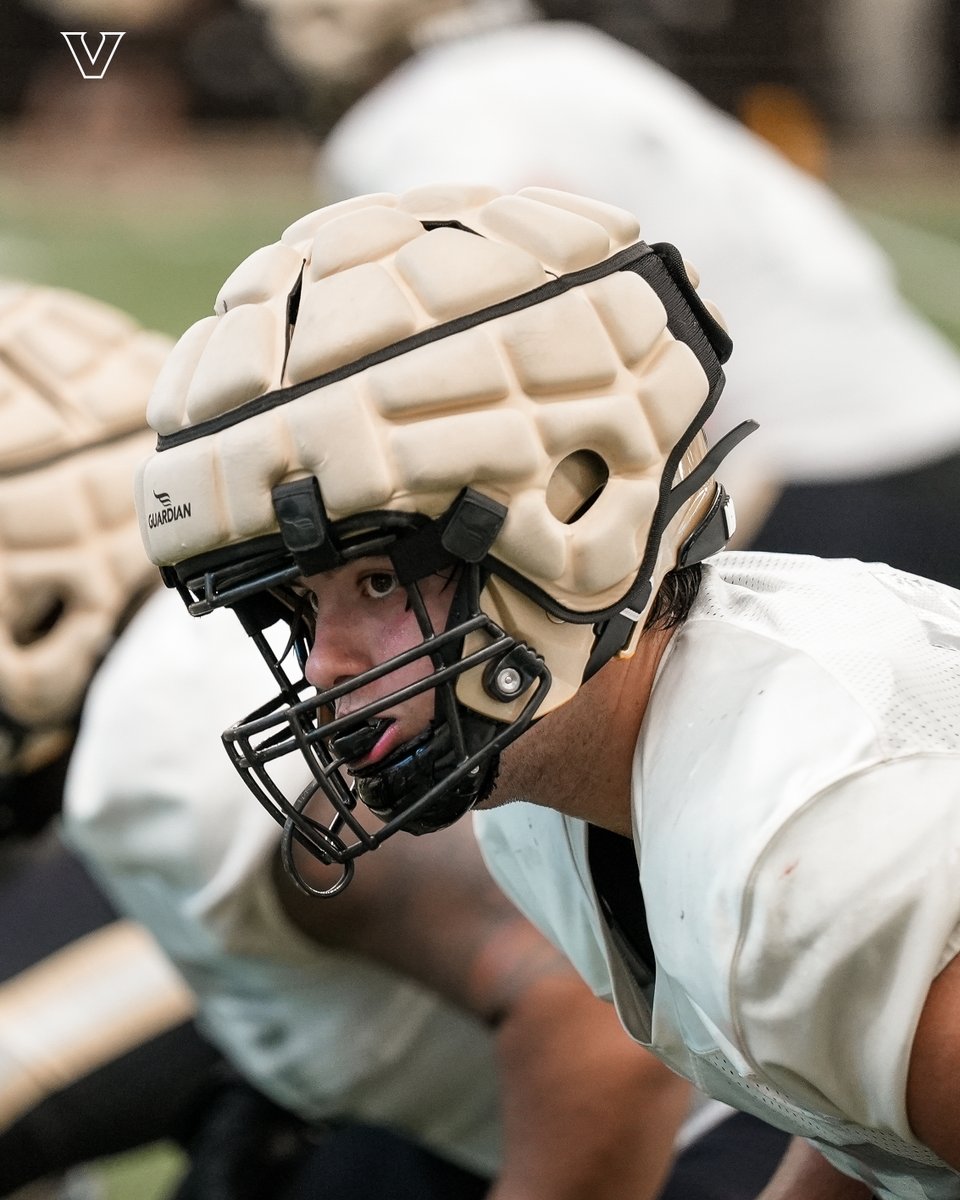Vanderbilt Football (@vandyfootball) on Twitter photo Focused 👀
#AnchorDown Focused 👀
#AnchorDown