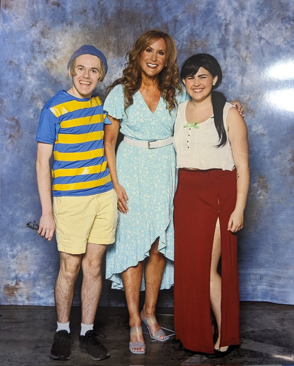 TheAnnaPhilhar's tweet photo. My heart 🥹❤️ honored to have met both @tarastrong and @thejodibenson with my brother at @MegaConOrlando. ❤️❤️❤️ https://t.co/IvCe5OPBWm