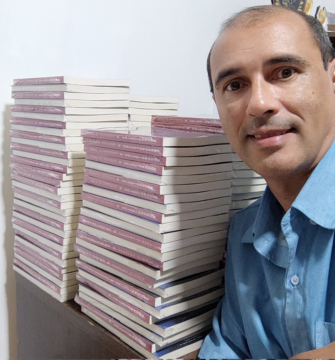 🚨 Acabei de receber a nova remessa de exemplares de O Colecionador
São 110 exemplares. Quem tiver interesse em adquirir, acesse o link do PagSeguro ou envie uma mensagem para adquirir por pix 📚