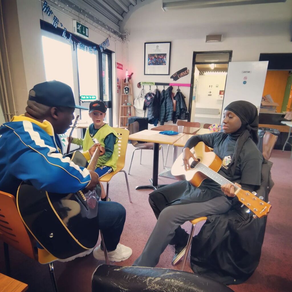 LeicesterHockey's tweet photo. New to our HAF Camp program this Easter, are guitar lessons, some of the kids took to this and showed great talent.

#HAF2023 #guitar #newtalent #lessons #newskills #pinklizard https://t.co/DfXDRk9kPv https://t.co/mMpW9RZUOz