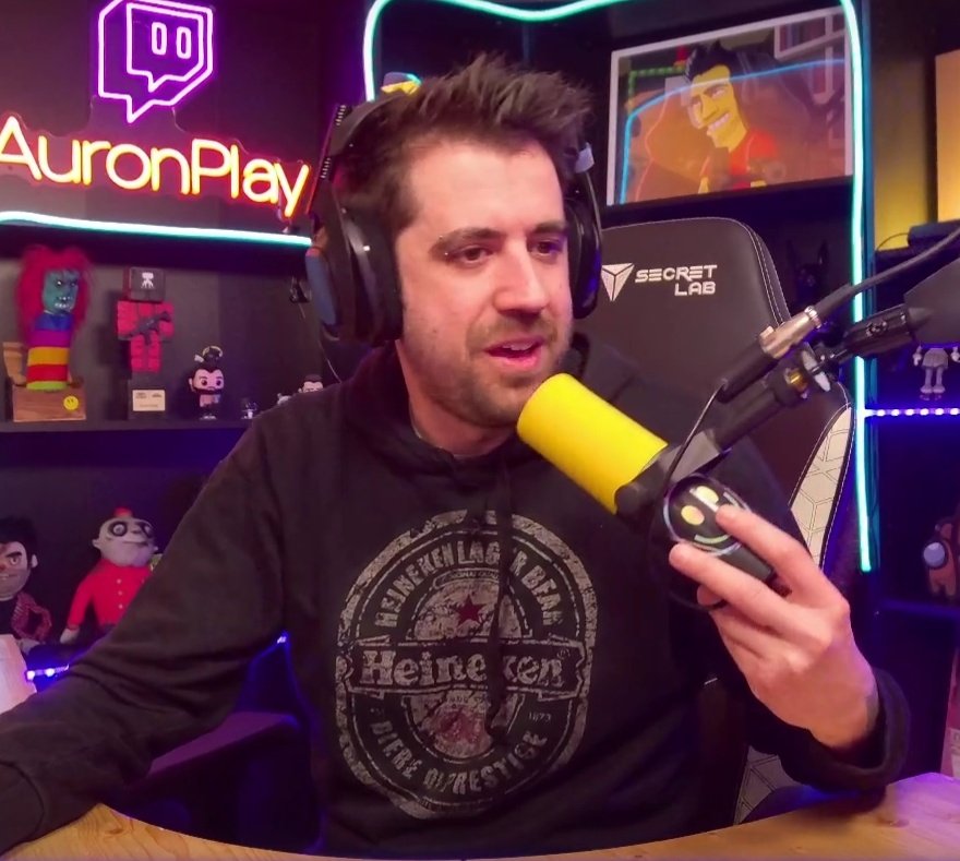 https_auronstyl's tweet photo. °▪︎@auronplay ▪︎°

Auron gracias por el stream de hoy, me siento pero tan feliz cuando estoy viendo tus streams por que siempre logras sacarme una sonrisa y siempre logras poder sacarme de esos momentos malos por los que paso.

Eres y siempre serás mi lugar seguro. 🎀 https://t.co/PwQjUcOFjz