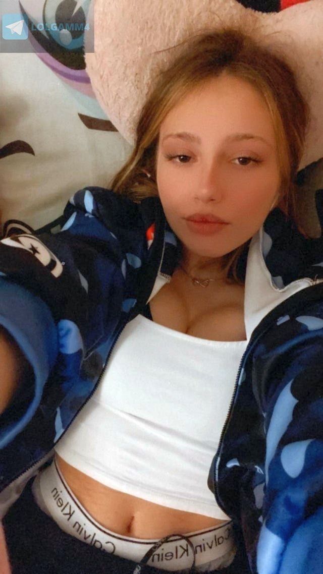 vanessa4k3's tweet photo. Will jemand meine nudes kaufen #hot #verkaufe #daddy #zahlsklave https://t.co/UG5DXIl7Pp