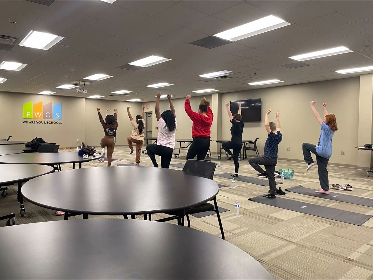 FWCommSchools's tweet photo. Even though we're on Spring Break this week our Family &amp; Community Engagement Center was busy hosting middle schoolers from the district for classes in babysitting and yoga. A cooking class was also scheduled, but was cancelled due to the weather yesterday. #SpringBreakLearning https://t.co/aJTpzE6yoz