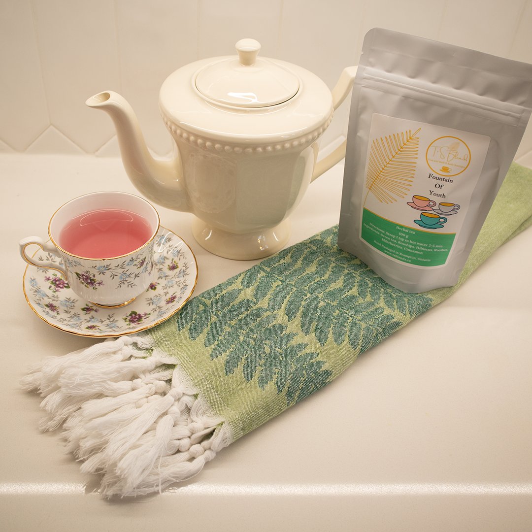 GIFT SETs are available for a limited time only. This April, enjoy our beautiful fern tea towel alongside 100g of loos leaf tea from our friends at @tsblends
Our two small businesses are here to make gift giving easy!
Shop online pompandsass.ca today #mothersdaygift