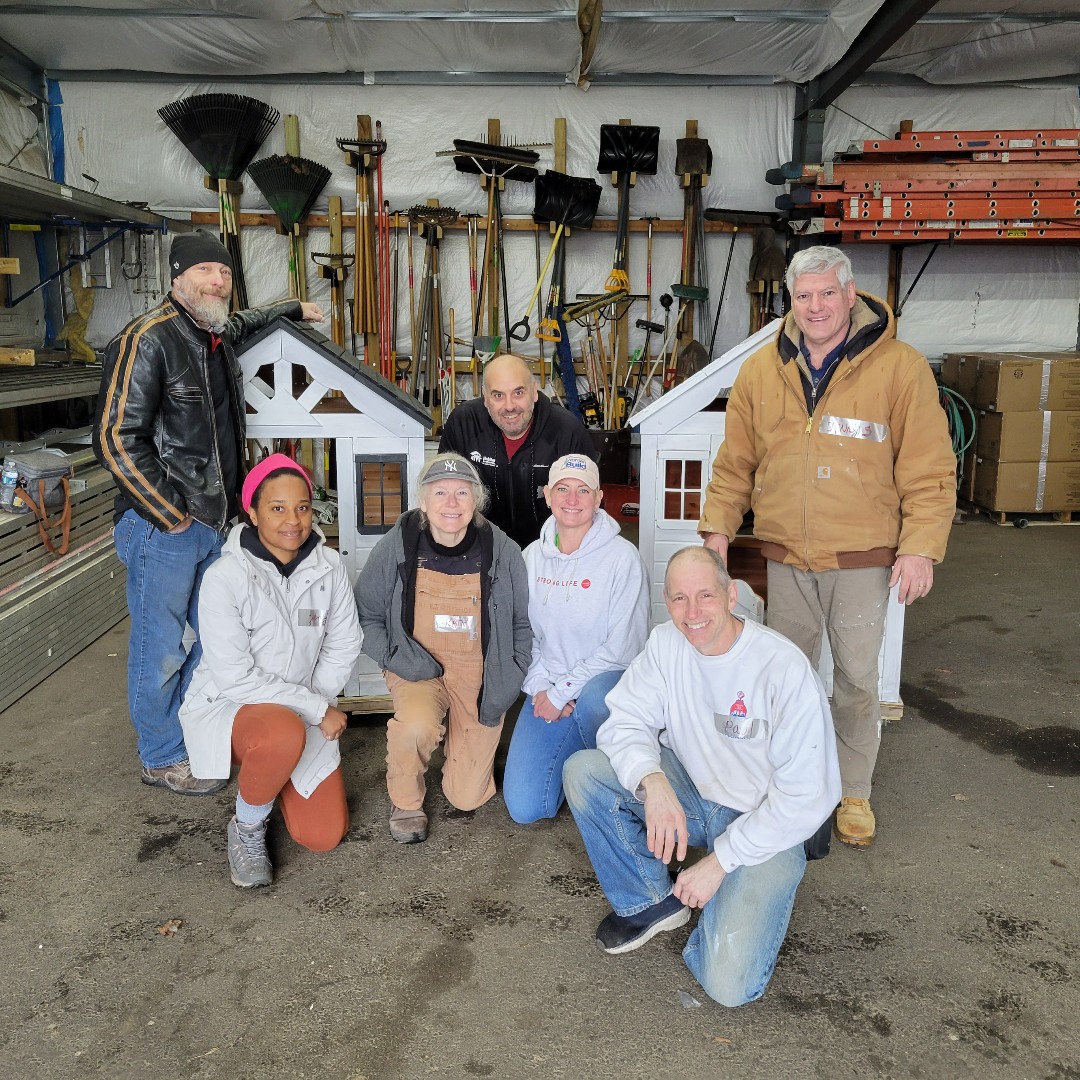 Habitat_NCC's tweet photo. Thank you to the Playhouse Ambassadors that joined us recently for #PlayhouseBuild Training! We now have two #playhouses that will be decorated at our Youth Conference on April 29th.
Interested in learning about being Playhouse Ambassador? Reach out to volunteer@hfhncc.org. https://t.co/HJnDFgLMUc