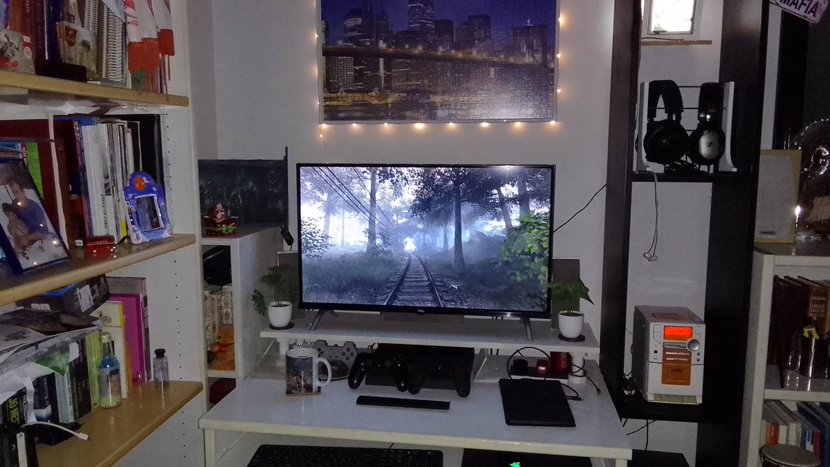 Kwsths5's tweet photo. PC gaming afternoon coffee speakers ON and Vanishing of Ethan Carter https://t.co/Omz6wV78nf