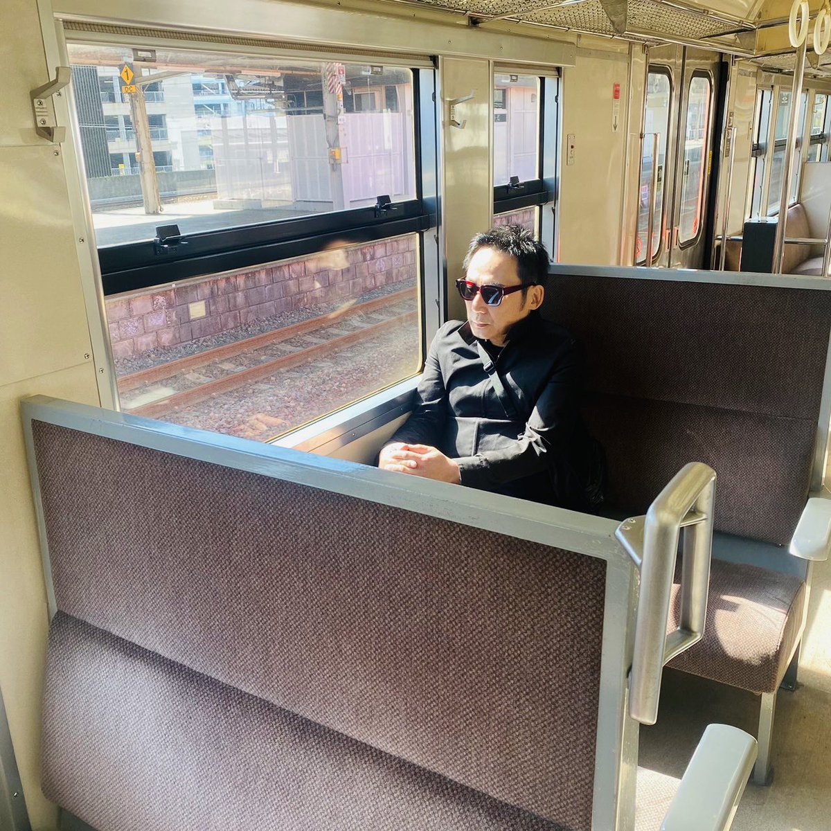 ノスタルジックな 列車の旅 春の☘️車窓を楽しむ https://t.co/pzaLDGaEEz
