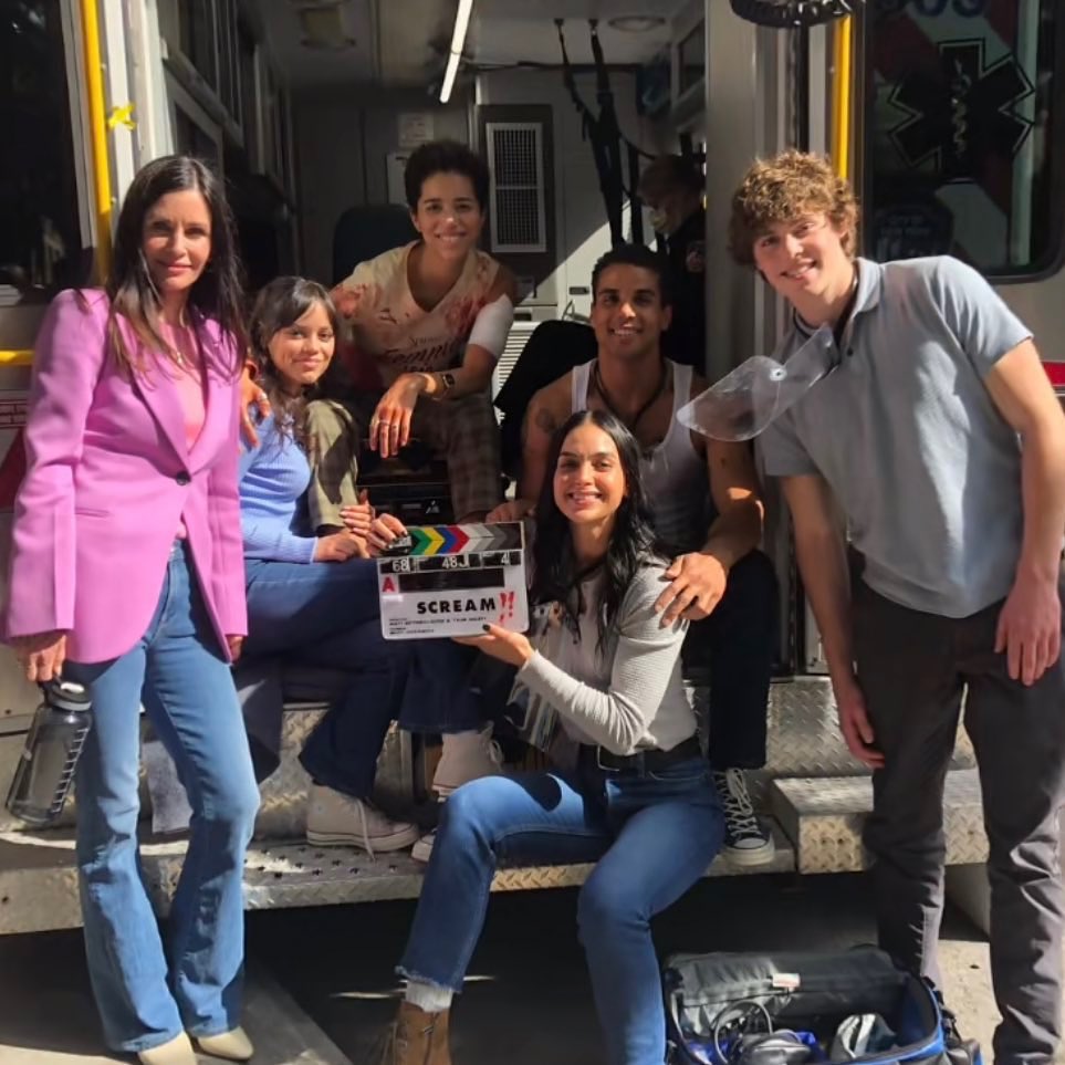 jenna ortega daily on X: jenna ortega with the cast of Scream VI