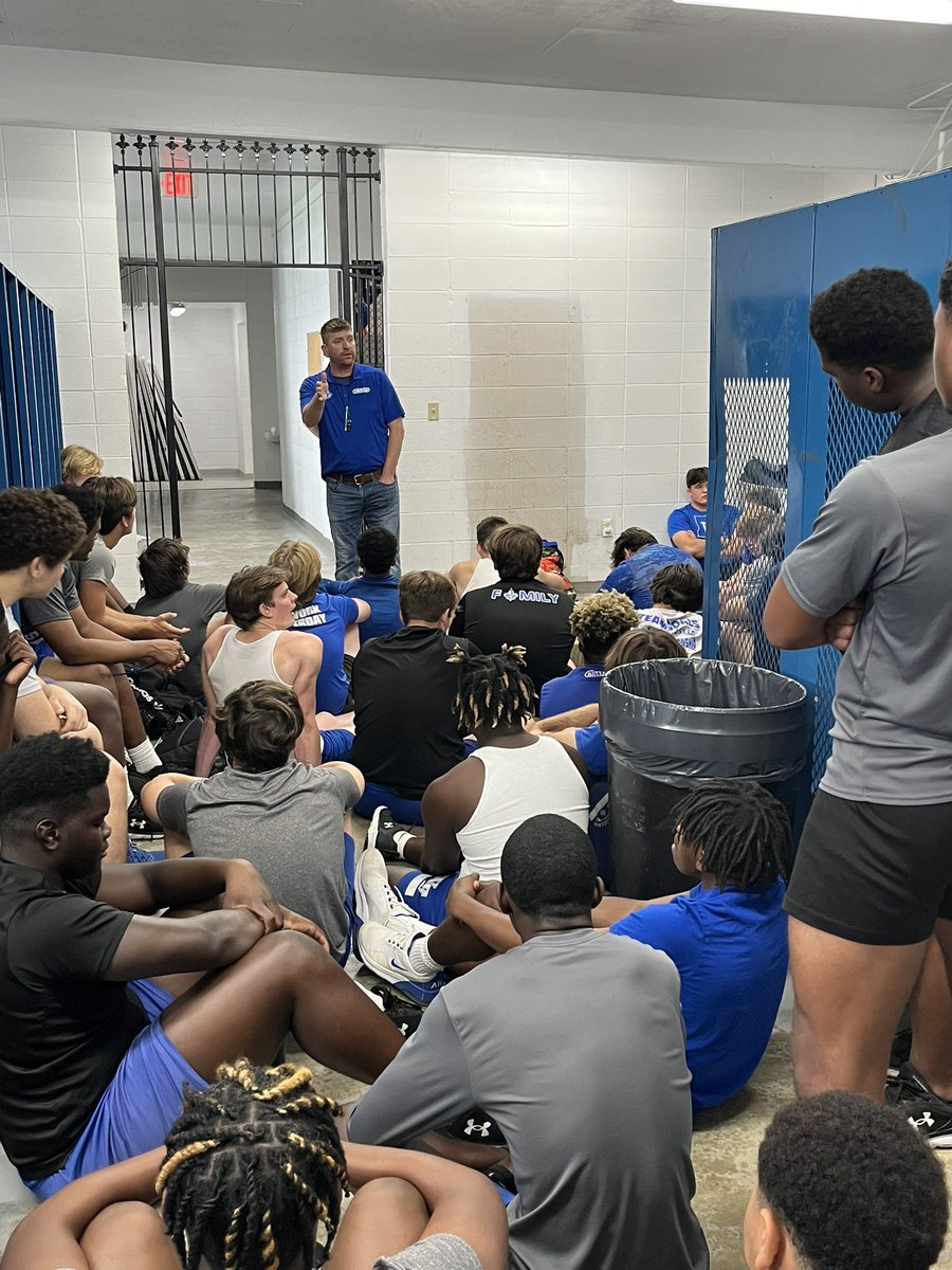 Grateful to have Coach Moreau speak to us on the difference between a boy and a man! After cleaning our fieldhouse.  Sweep the sheds.  InsideOut Coaching.  

Holistic Player Development.