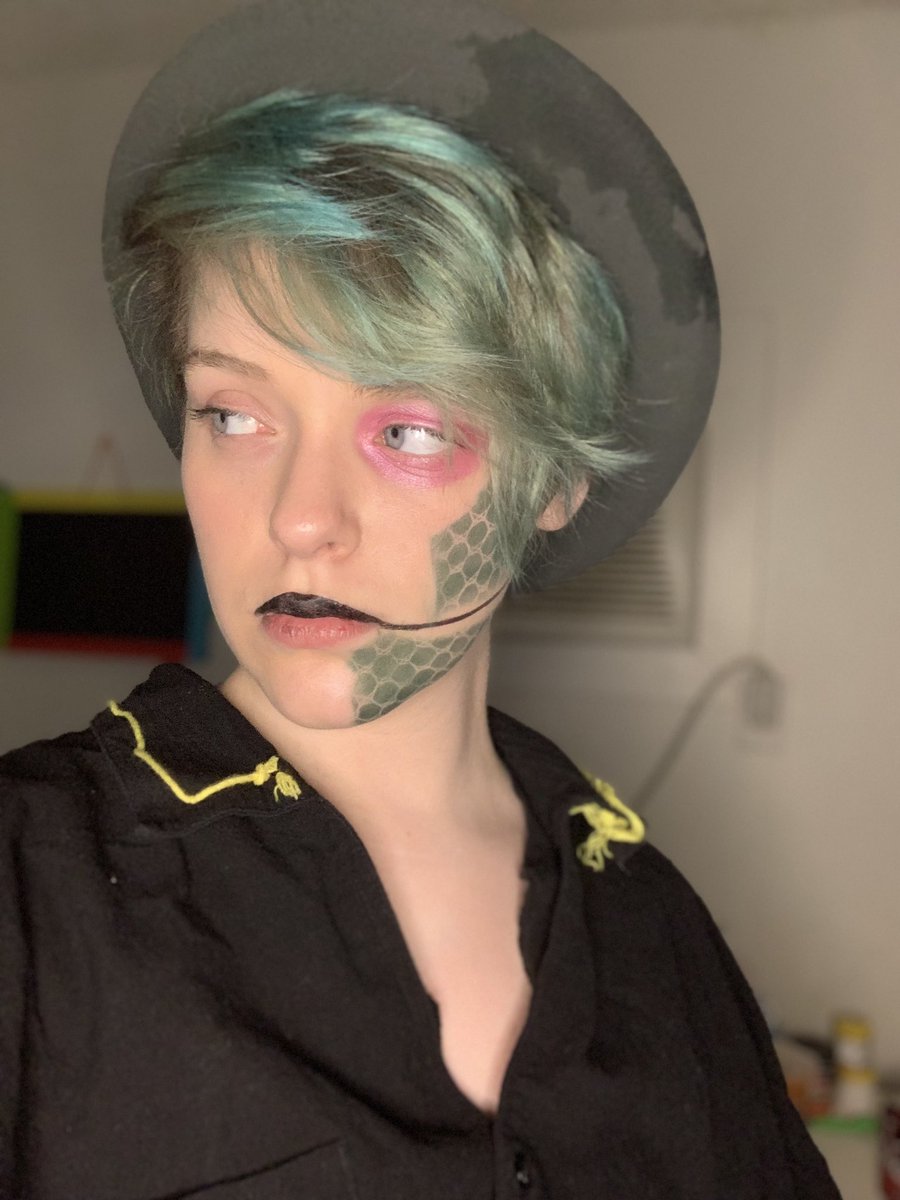 shittycosplayer's tweet photo. The actual cosplay photos lol https://t.co/gRybSsC6LN