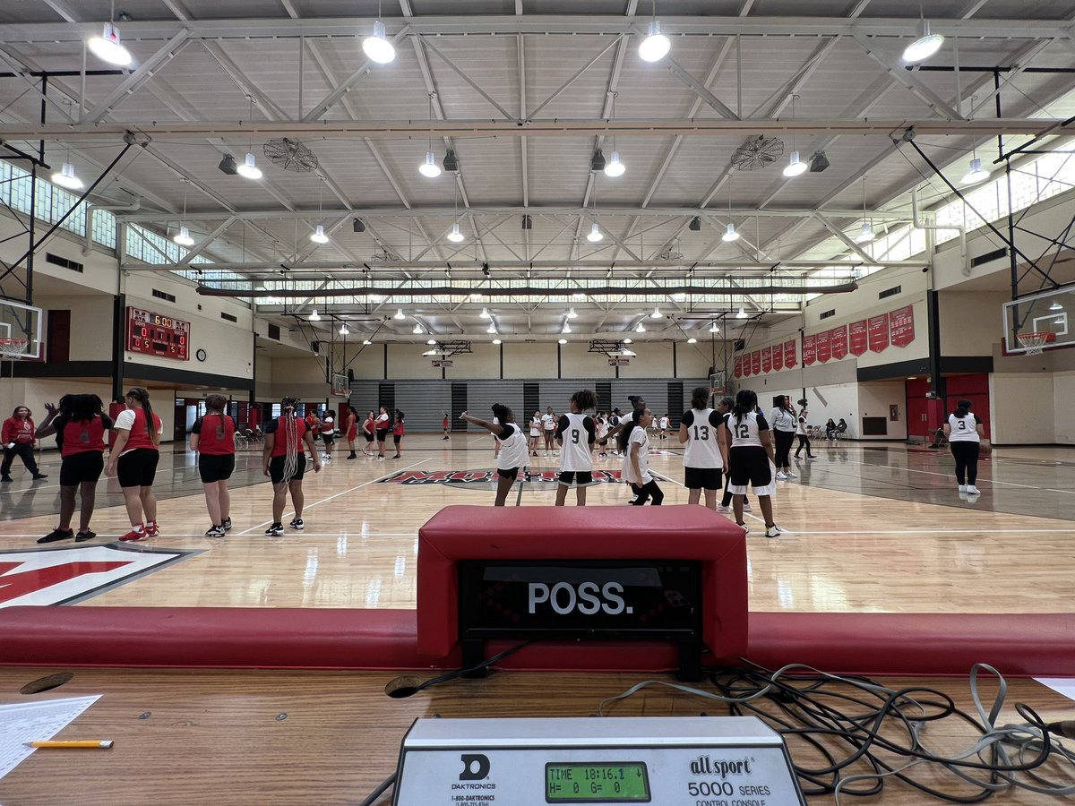 Night 3 of elementary basketball week 2. <a href="/Harding_School/">Harding Elementary</a> vs <a href="/JESTigers/">Jefferson Elementary</a> girls and Harding vs <a href="/OBannonELSCH/">O'Bannon Elementary</a> boys! Let’s #GoFutureGovs 🎩🏀 <a href="/SCHK12/">School City of Hammond</a> <a href="/MortonHighGovs/">Morton High School</a> <a href="/Morton_Hoops/">Morton Basketball</a> <a href="/mortonladygovs/">MortonLadyGovsbball</a>