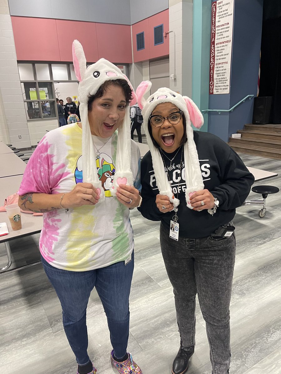 Some bunny loves you! Another fun filled amazing day at OFE! #WatchUsSOAR <a href="/HumbleISD_OFE/">Oak Forest Elementary</a>