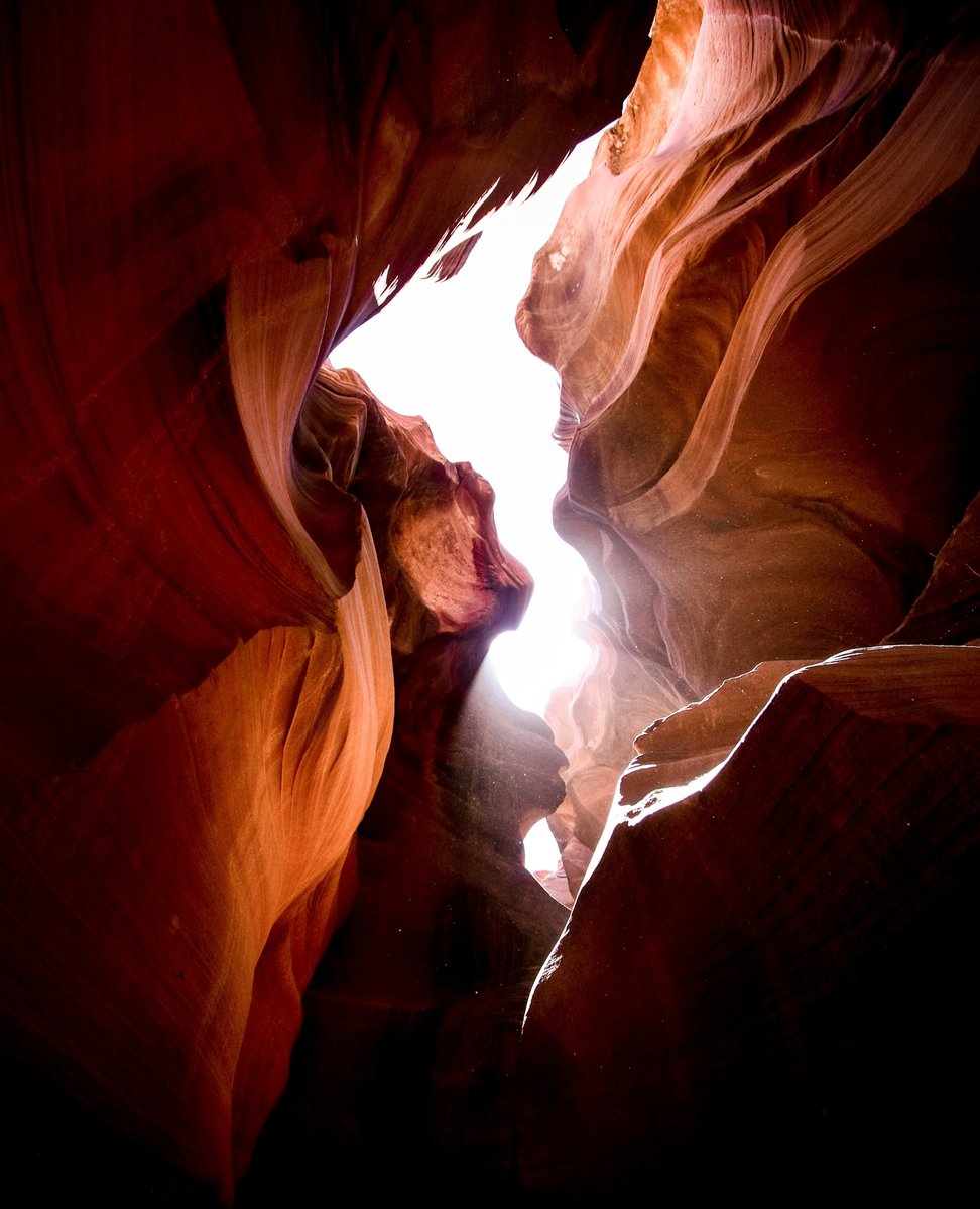 Sometimes the best view is up. 
📍Antelope Canyon

#explore #wanderlust #travel #mountains #outdoors #travelgram #nature #hiking #adventures #instatravel #traveling #exploremore #wilderness #hike #backpacking #getoutside #camping #adventureisoutthere #trekking #grandcanyon