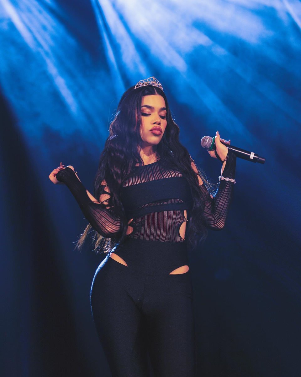 whoisviiccc's tweet photo. Holaa, me llamo Víctor, tengo 18 años, soy de Guadalajara, sigo a Kenia desde el 2019, mis canciones fav son malas decisiones, morir de amor y Tenia que llegar, síganme o q? #integracionkenini https://t.co/qqN3c1jiIi