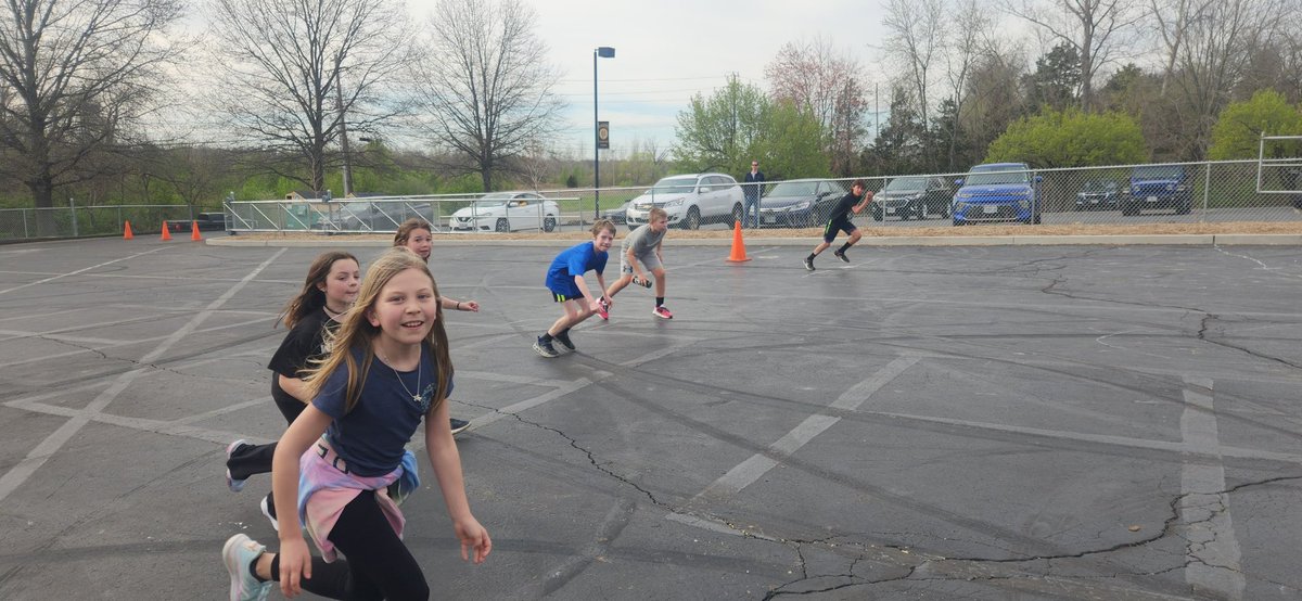 Principal_RES's tweet image. The first practice of the RRC was an absolute success. We have 29 scholar-athletes participating and today we focused on endurance and pace. I’m very fortunate to get to work with such a great group. @MehlvilleSD, @RogersElem