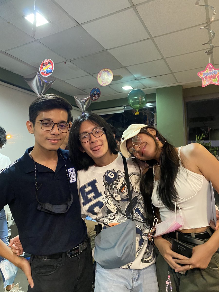 anico_miguel's tweet photo. Belated pibertday asawashit @BunikHidalgo dasurb madogshow por todays bideyow https://t.co/TWLfIIYtXA