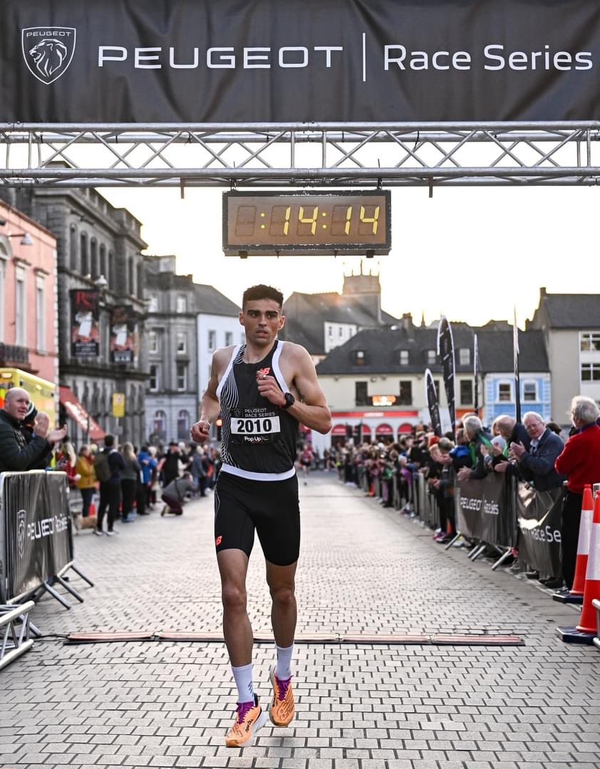 #nicely @AndrewCoscoran Streets of Kilkenny sûr Nore @DublinTrackClub #StarOfTheSea Photographs @SportsfileSam