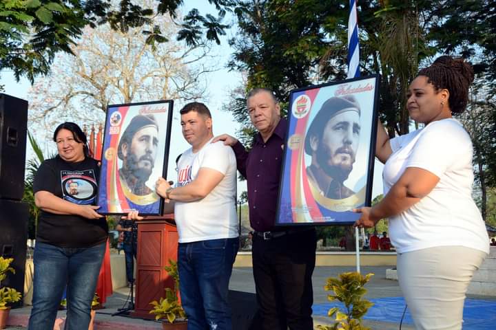 Nuestro reconocimiento a ellos. Nuestro orgullo por verlos cada día firmes y comprometidos con #Cuba. Son nuestros principales dirigentes de la UJC y la OPJM en la #ProvinciaGranma.
#MejorJuventud Siempre. Felicidades!!!!!