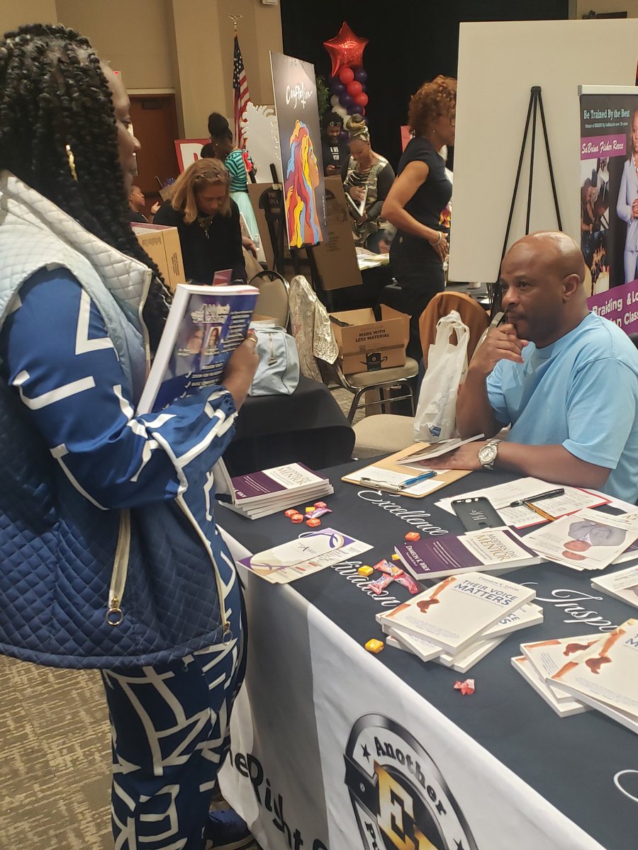 dkw_mentor's tweet photo. Late post with this #photodump from two weekends ago. I had a great time signing copies of my book,  "Modern Day Mentor," at the 2023 Black Writers On Tour Book Expo in the city of Carson. ☮✌🏾 https://t.co/YmbVowP6as