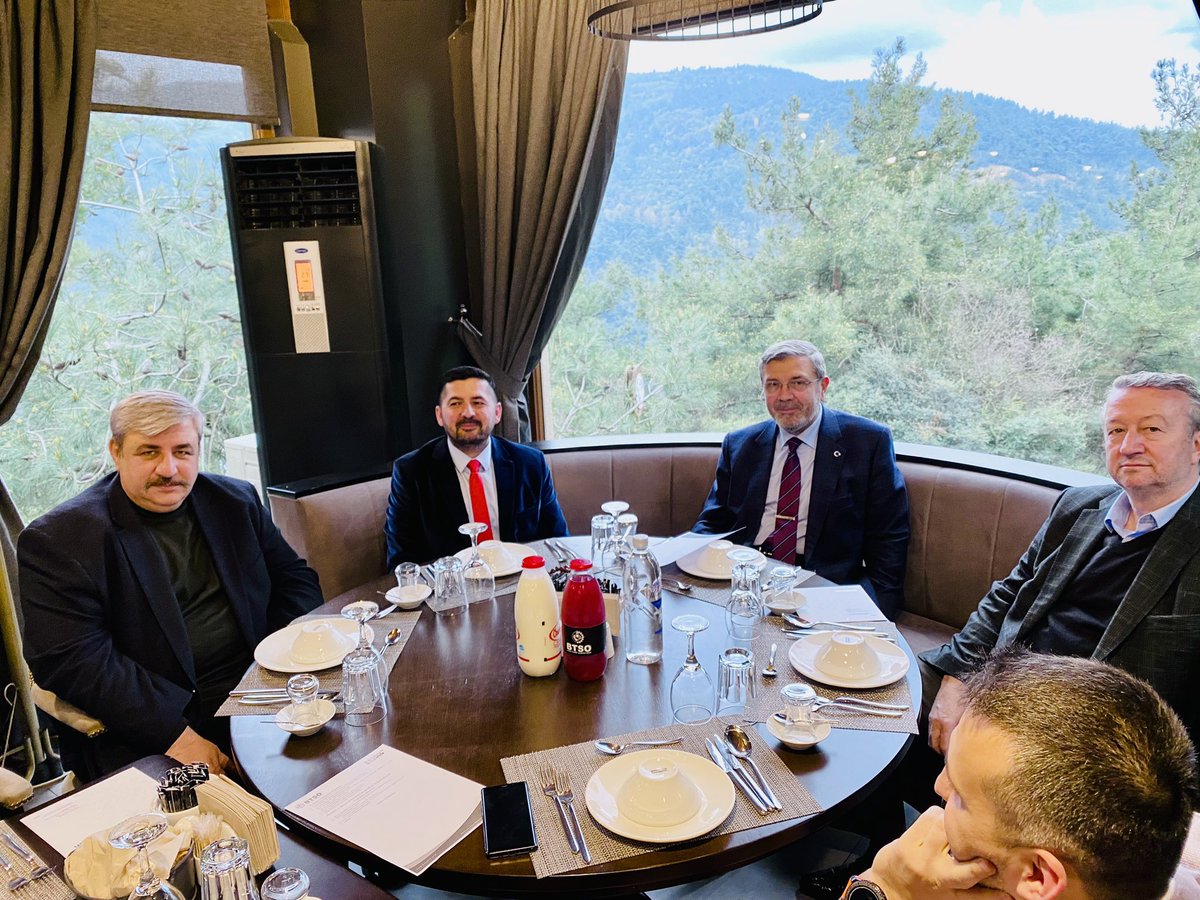 AhmetKhan's tweet photo. Geleneksel #BASDEC ( Bursa Havacılık ve Savunma Sanayi Kümesi) iftar vesilesiyle bütün üyeler ile bir araya gelmenin mutluluğunu yaşadık. Projeler ve hedeflere doğru tam gaz devam. @BursaTSO @BTSOekonomi @guhemas @BUTEKOM https://t.co/Nwppq32Xpg