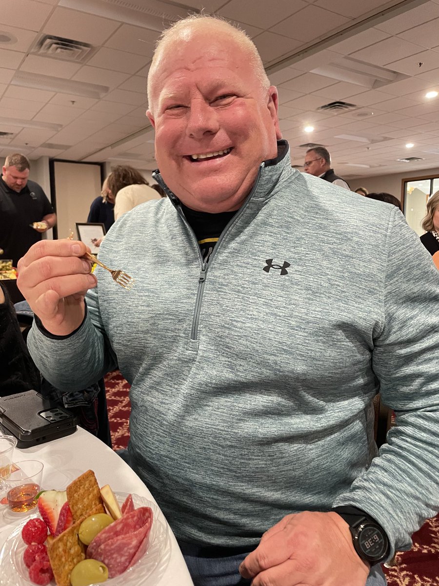RossRowling1's tweet photo. Something tells me he might need a bigger Fork! https://t.co/qVDMDjj2ey