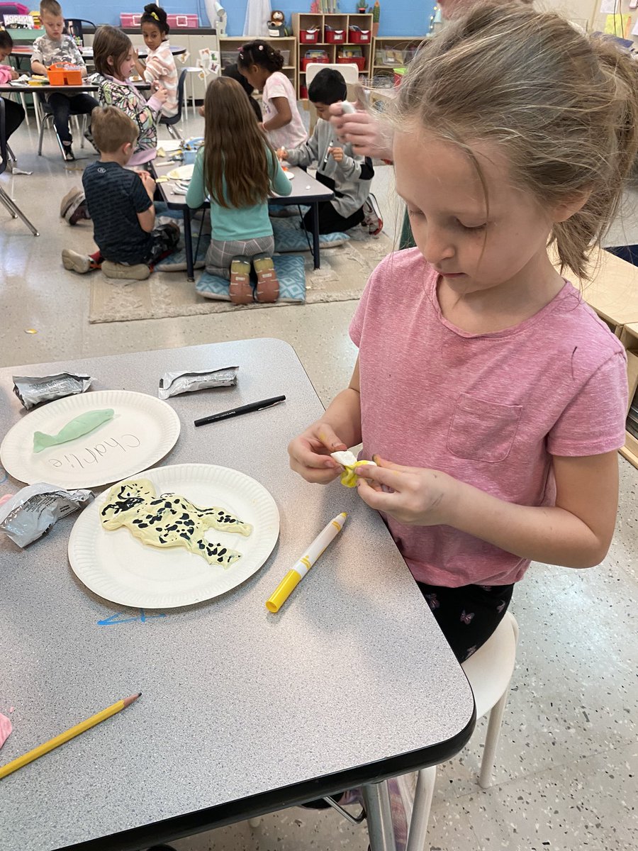 Mrs_Patterson__'s tweet photo. Today we used model magic to make animals for our research project! These kids are so creative. @Creeksidetweet https://t.co/mEaMNE63jo
