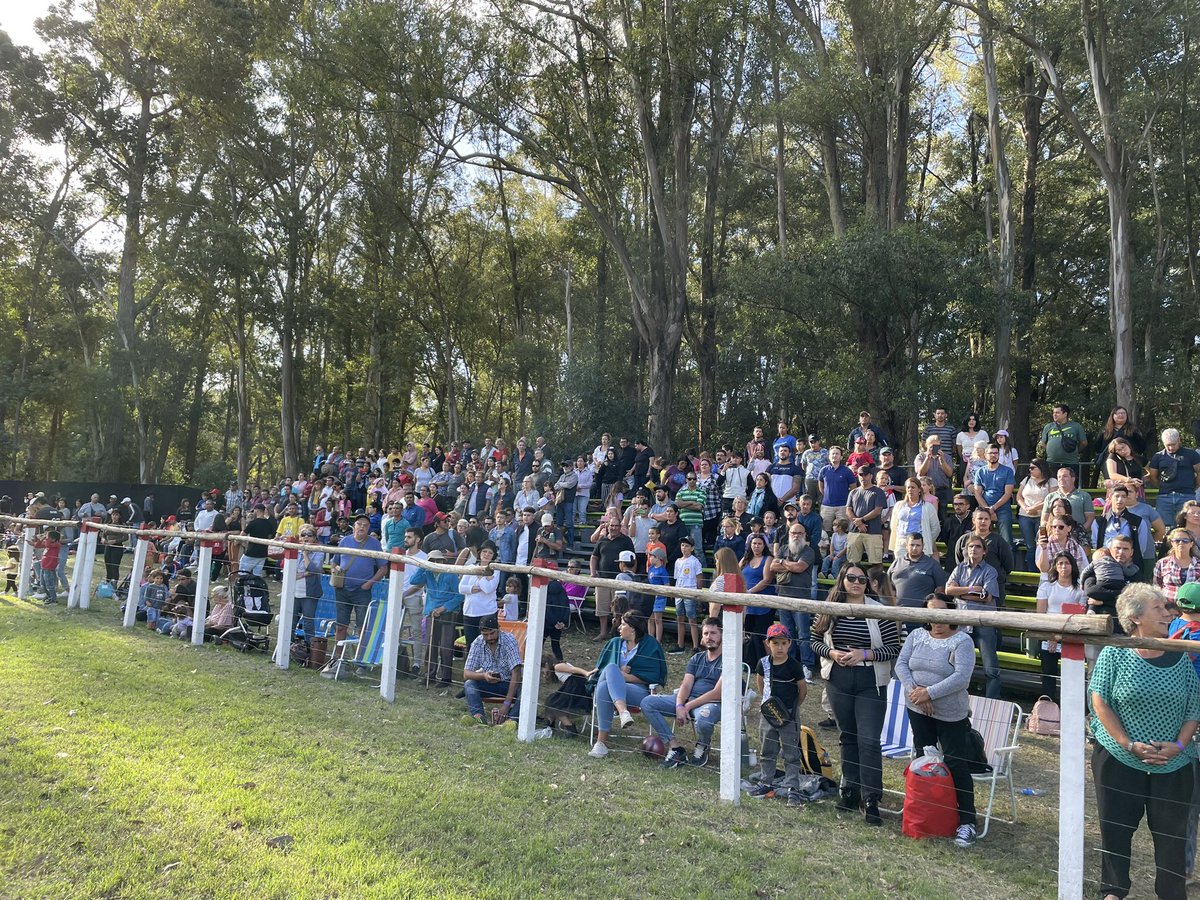 MunicipioPaso's tweet photo. 🐴 Criollas del Parque Roosevelt 🐎

Quedó inaugurada la edición número 42 de las criollas del Parque Roosevelt. 

Nuestra Alcaldesa Verónica Veiga recorrió junto al Secretario General de la @IdCanelones Francisco Legnani los distintos stands que están presentes en esta edición. https://t.co/DlIGS57lbz