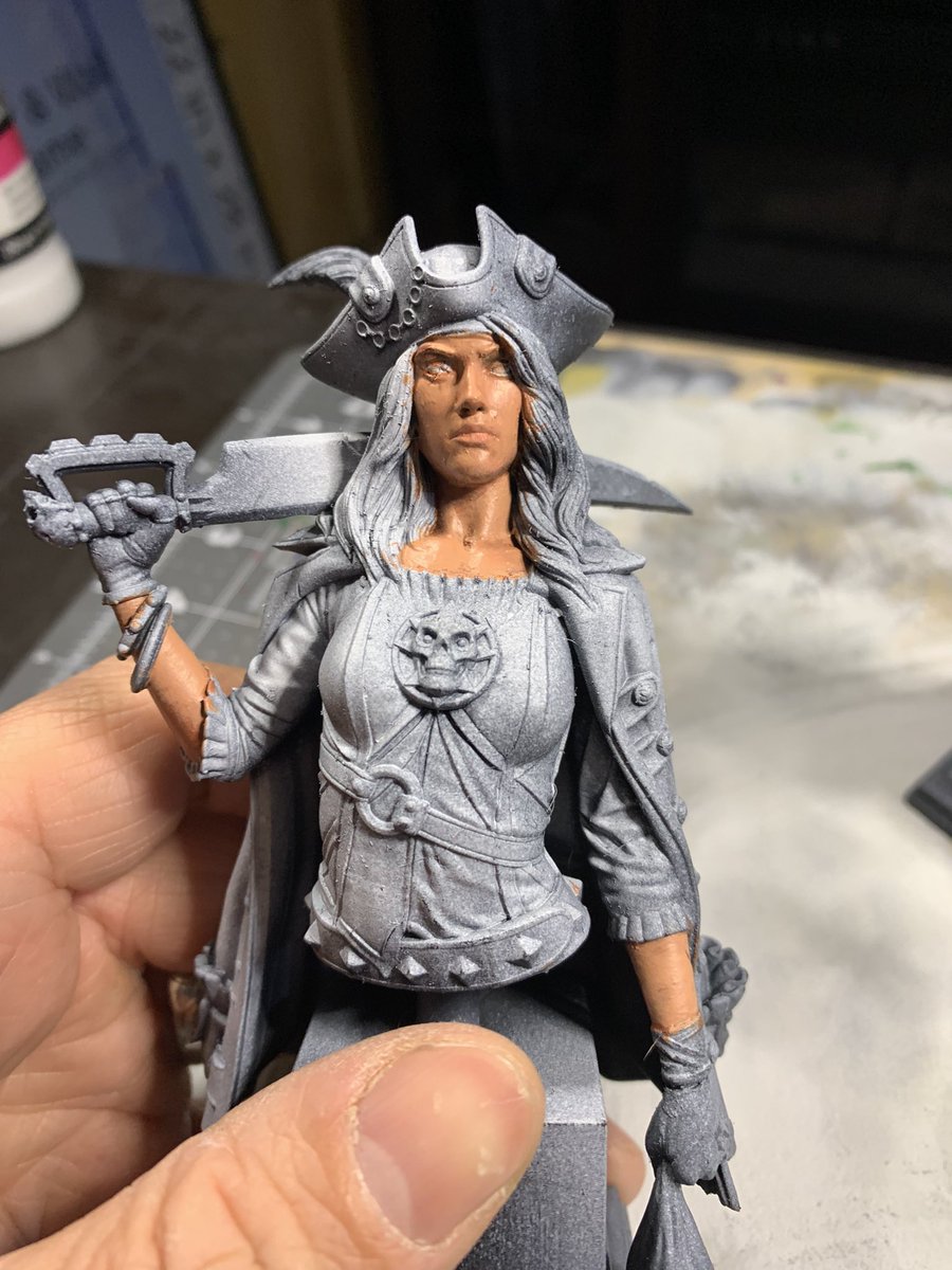 Finally a #wip update on Eleanore bust from <a href="/lootstudios_/">Loot Studios</a>!  Got the skin started tonight after mixing up a few different tones from Cadmium Red, Yellow Ochre and Ultramarine Blue - skin needs more work, more highlights I think
