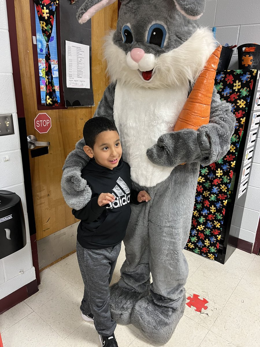 IreneGo71039953's tweet image. HOPPY Easter!!! @NISDRabaES @LeeAnna_2013 #lifeinAle