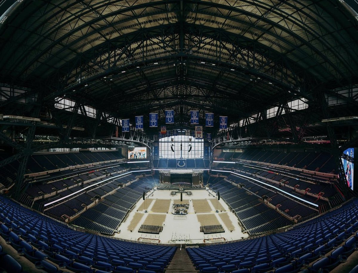 04.01.2023 | Luke Combs | Lucas Oil Stadium, Indianapolis, Indiana 📸: @zackmassey  . . . #roofstructure #liveevents #staging #production #stadiumshow #tour #stage #stagingcompany #wemakeevents #lifeontheroad #engineers #eventstaging #concert #g2structures