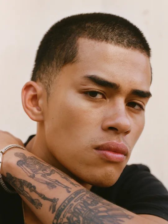 Someone said Gekko looks like Sneako and I can’t unsee it