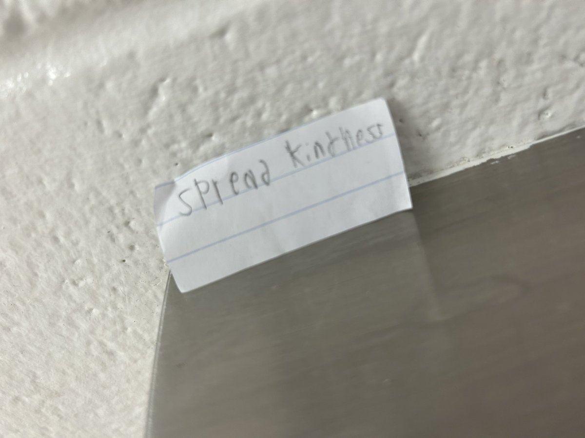 MrsWilliamsRMES's tweet photo. Found this note on a water fountain from one of our Ss today - love that they are working to spread kindness too ❤️made me smile https://t.co/HaQs4YftbE