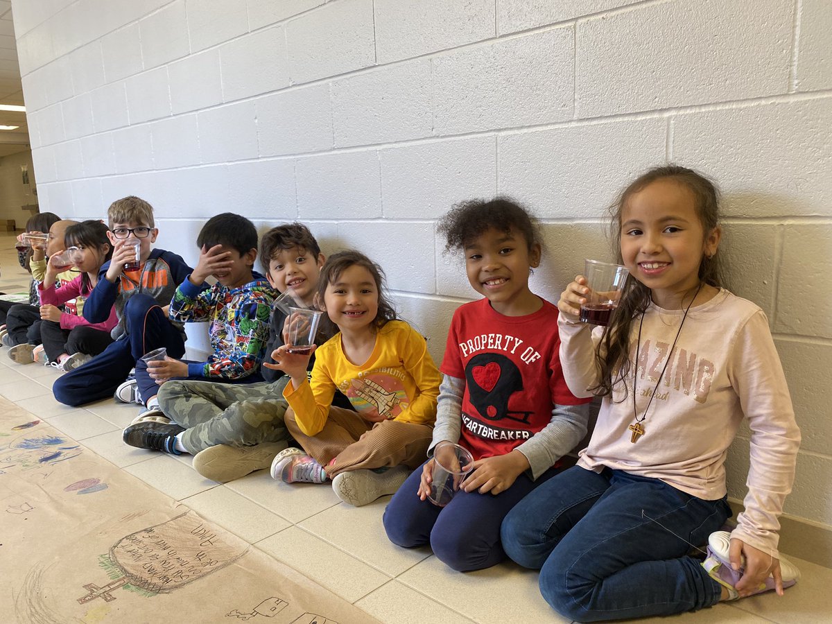 Before Jesus died on the cross, he had his Last Supper. ✨We got to enjoy a  Last Supper today all together 🍞🧃 <a href="/stthomasmore19/">St Thomas More DPCDSB</a>