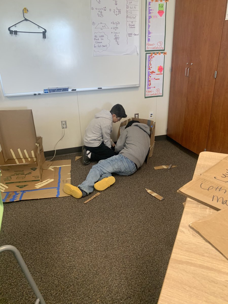 jenlsanders's tweet image. This is what engagement looks like in our 6th grade Design class. Students loving building arcade games using cardboard and other materials in Mr. Cramer’s class. #ibmyp #greatertogether #ibdesign @SCIABEARS @IBinBSD