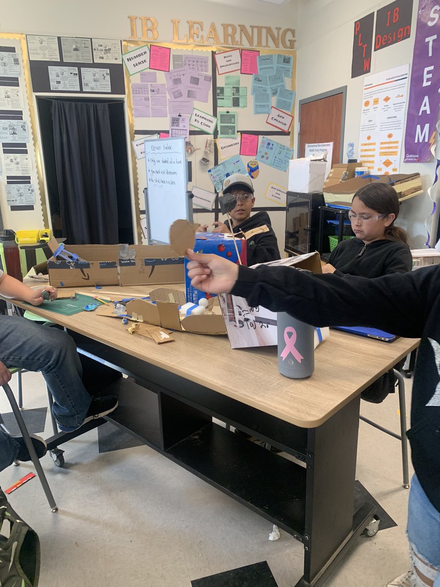 jenlsanders's tweet image. This is what engagement looks like in our 6th grade Design class. Students loving building arcade games using cardboard and other materials in Mr. Cramer’s class. #ibmyp #greatertogether #ibdesign @SCIABEARS @IBinBSD