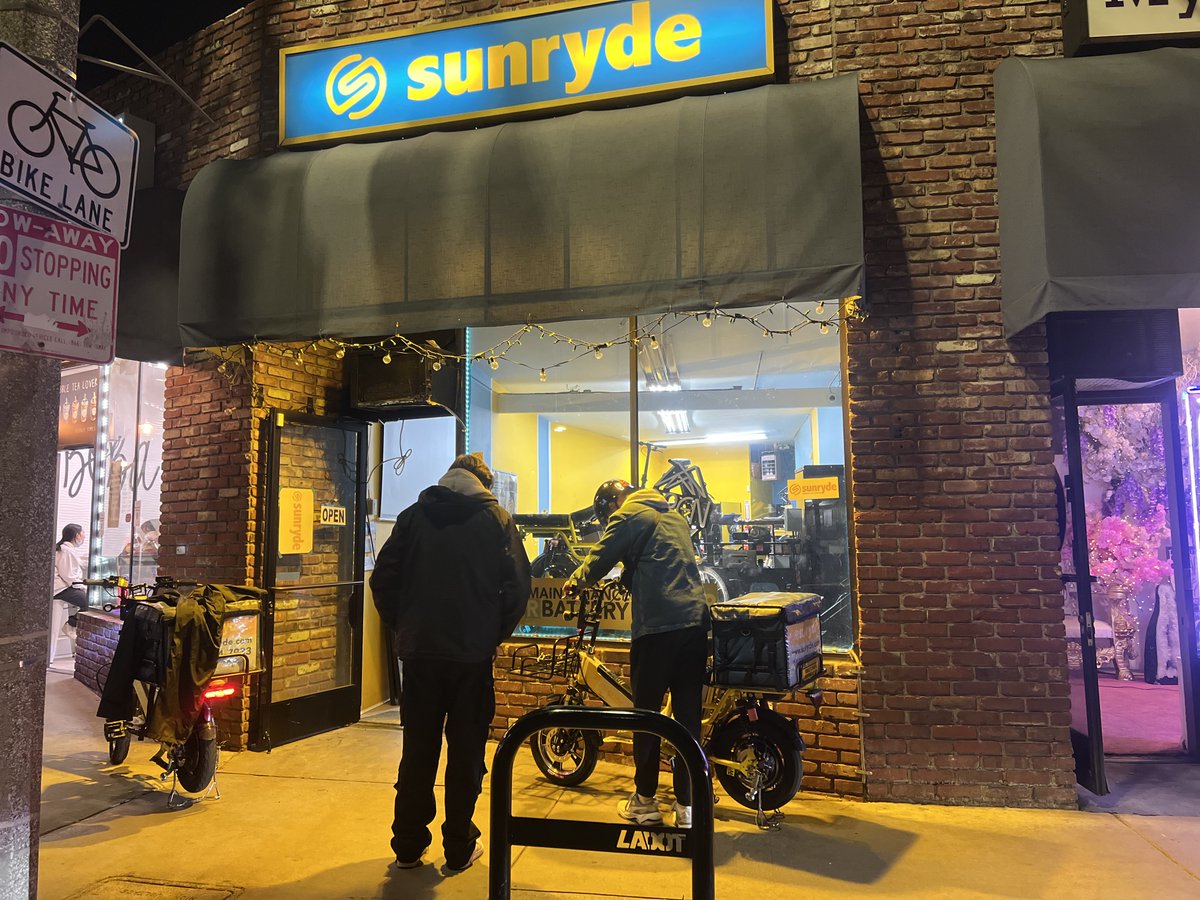 Sometimes we work past our closing hours to make sure our customers are satisfied!

#ebikebattery #fooddelivery #deliveryrider #sustainability #sustainableliving #ebikestagram #bestebikes #deliveryrider #ebikecommute #deliveryriders #fooddelivery #pedalassist #ebikes #ebike