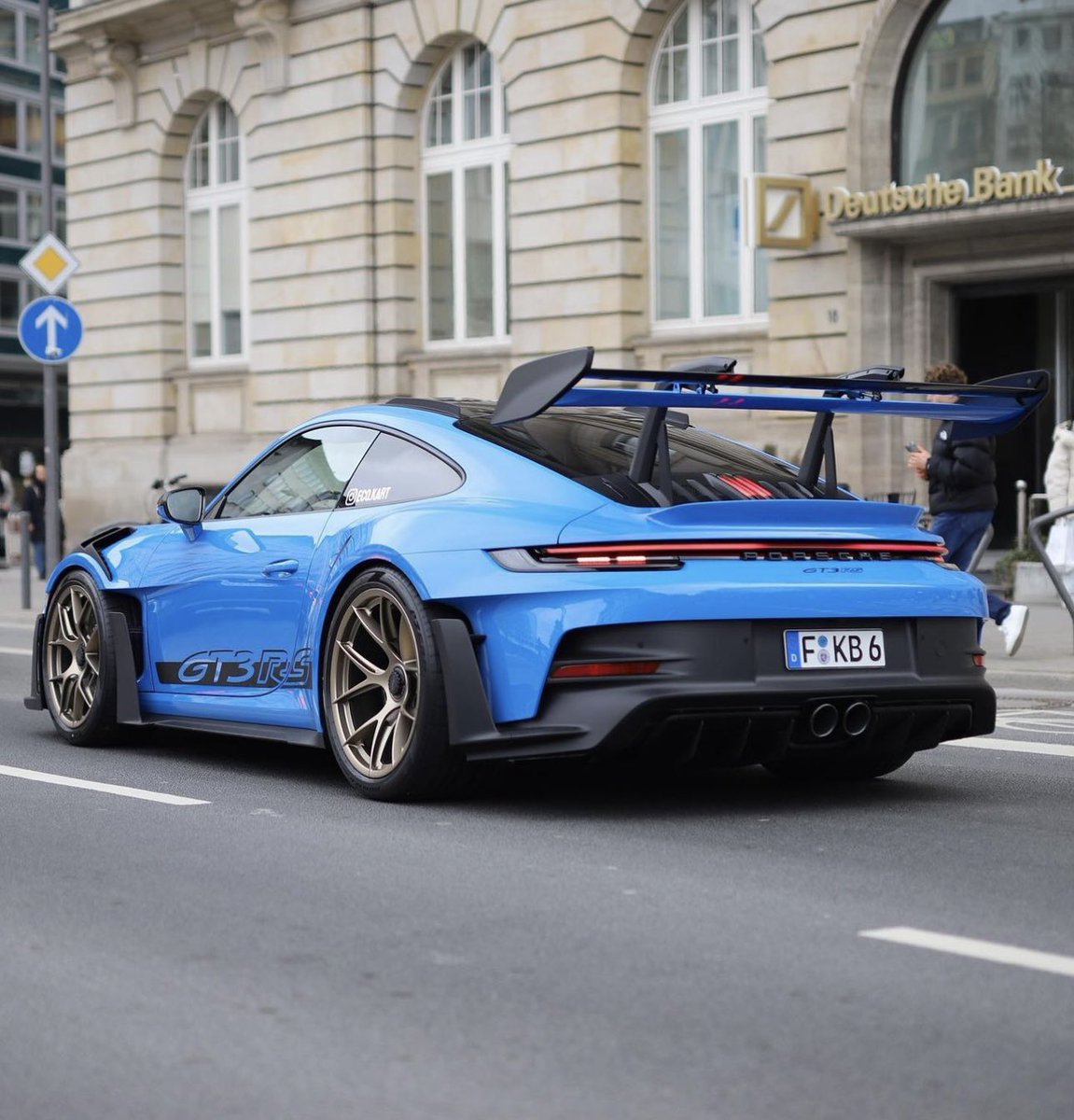 Shark Blue 992 GT3 RS