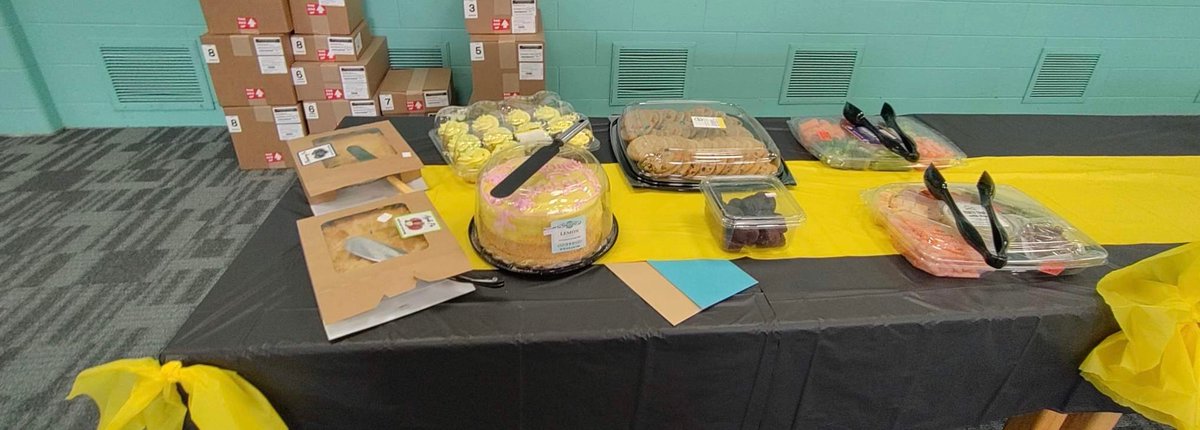 AcademyPalmer's tweet photo. And we got her! Happy Assistant Principals’ Week AP Teasley! The Staff &amp; Students appreciate your unwavering dedication and commitment to P3A! #ThankYouIsNotEnough #SimplyTheeBest❤️⭐️👏🏽🎉 https://t.co/TEX9RT1613