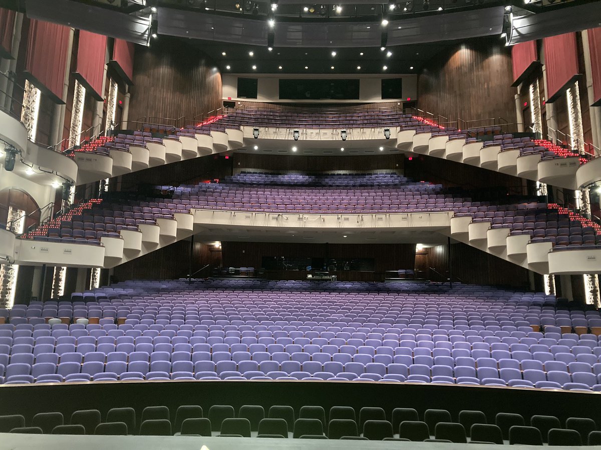 Anna Nicholson (@annanicholson_) on Twitter photo Another day, another ridiculously huge theatre on The Gruffalo tour. 👌#actor #touring #gruffalolive <a href="/TallStoriesLive/">Tall Stories</a> 🇺🇸
Washington Pavilion, Sioux Falls, SD. Another day, another ridiculously huge theatre on The Gruffalo tour. 👌#actor #touring #gruffalolive <a href="/TallStoriesLive/">Tall Stories</a> 🇺🇸
Washington Pavilion, Sioux Falls, SD.