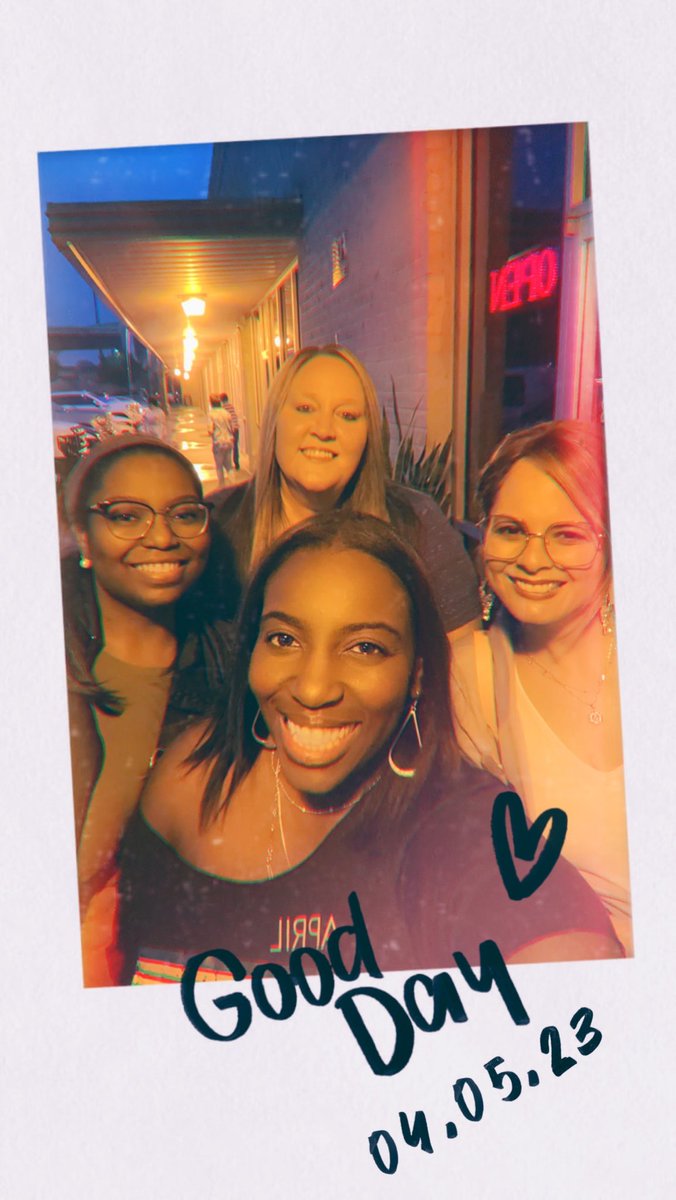 techamys's tweet photo. “Family isn’t always blood. It’s the people in your life who want you in theirs. The ones who accept you for who you are. The ones who would do anything to see you smile and who love you no matter what.” #goldengirls #framily #whereisdee https://t.co/tWjSbEh2iu
