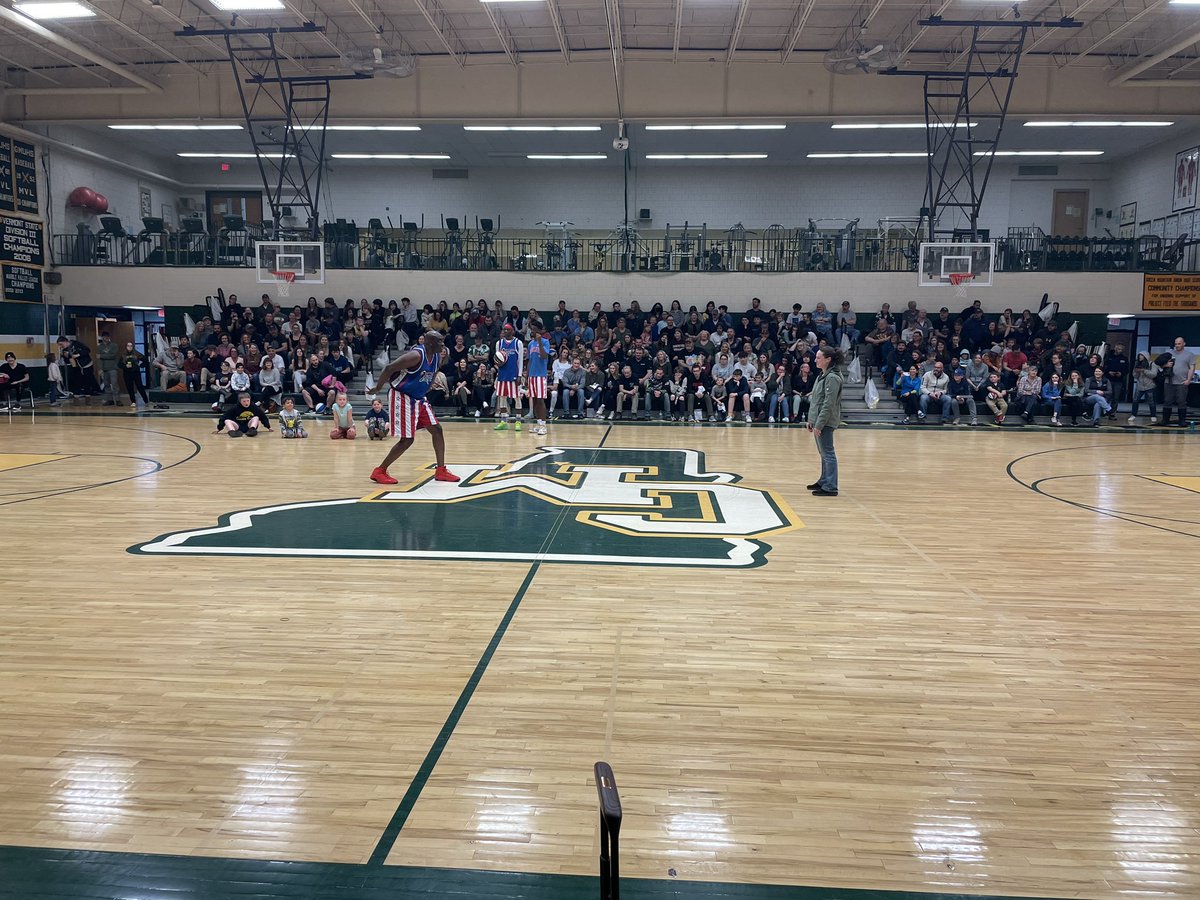 GMUHSATHLETICS's tweet photo. Harlem Tricksters at GM!! Thanks to the GM Boosters! https://t.co/VMao6mHsJo