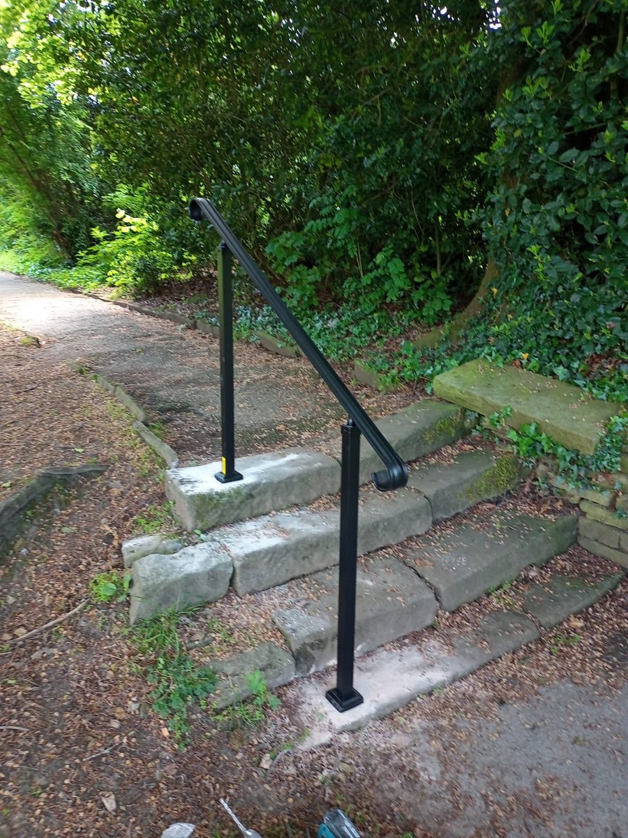 Craig_9320's tweet photo. In May 2022, working with the Parish Council and Parks Maintenance, I arranged for handrails to be installed in the park. This was in response to elderly residents who told me they found the steps difficult.
#CllrCraigBrowne #WorkingForYou
#VoteIndependent #AlderleyEdgeFirst https://t.co/C25lvS0OLS