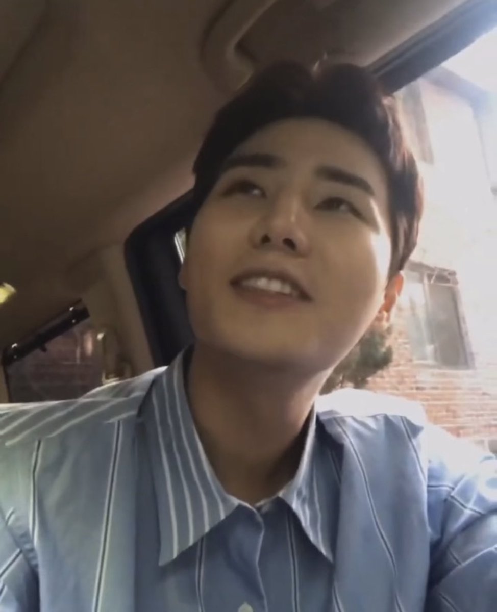 아니 영혀니 항상 뭐 먹은 이야기 할때마다 아름다운 지난날 회상하는 사람표정 되는거 너무 웃김..