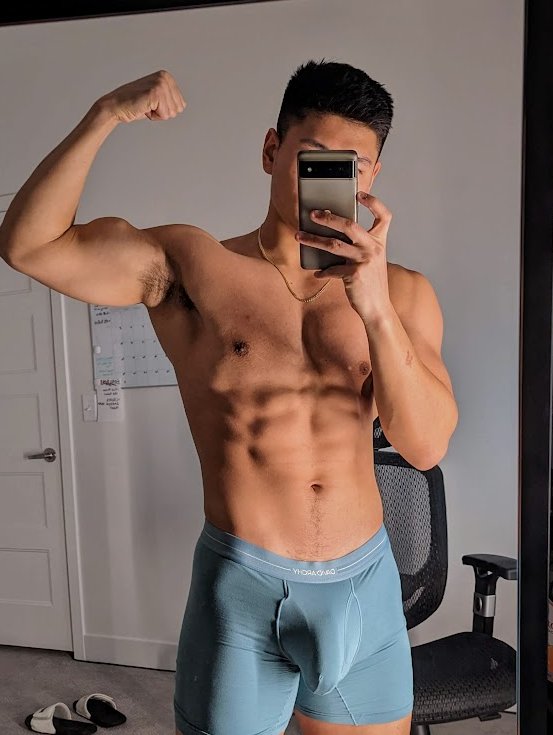 itLiamAgain's tweet photo. RT when you see it.. 👀 #fitness 
https://t.co/qaK0CLAika https://t.co/W2fP91CNNo